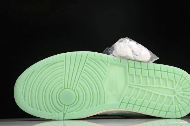 1 Jordan CQ9828-131 Low Green Air Island 0720